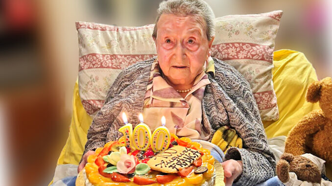 Auguri a Franca Plassa che ha spento a Montà 100 candeline