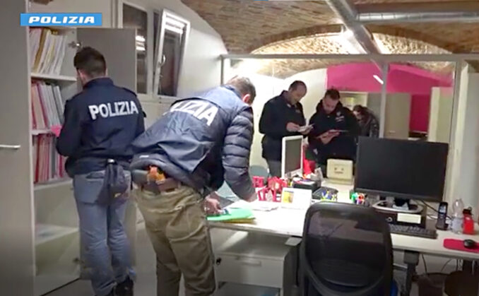 La Polizia contrasta il favoreggiamento all’immigrazione clandestina, ai domiciliari la titolare di un Caf di Cherasco (FOTO E VIDEO) 3