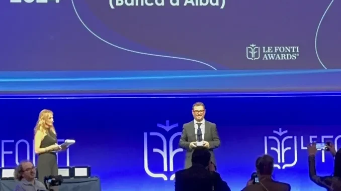 Enzo Cazzullo, direttore generale Banca d'Alba, premiato alla Borsa di Milano