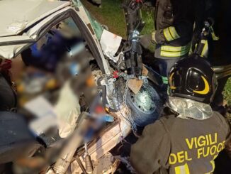 In corso i soccorsi per un incidente stradale a Genola, tre auto coinvolte