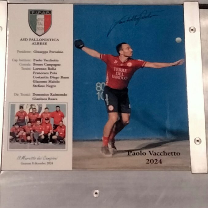 Scoperta a Guarene la piastrella dedicata a Cantina Terre del Barolo Albese, campioni in serie A di pallapugno 1