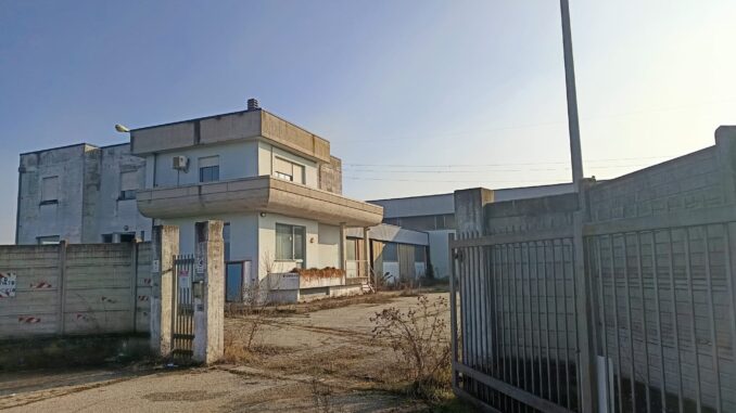 Il dramma: due migranti muoiono per asfissia, ritrovati in un cascinale in strada Gamba di Bosco