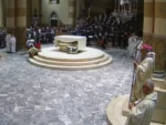 Con la processione e la Messa in cattedrale la diocesi di Alba apre l'Anno Santo