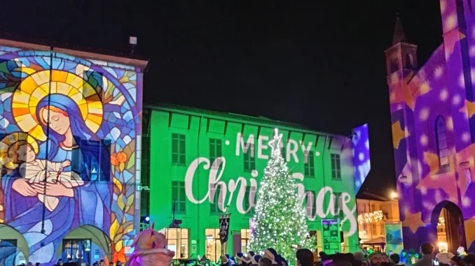alba natale2 Natale / Gli alberi nelle piazze s’illuminano all'Immacolata, iniziano le feste