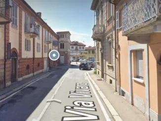 Tubatura rotta e acqua ghiacciata in via Vivaro, strada chiusa per le riparazioni 1