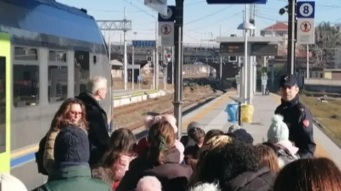 Viaggiare sicuri in treno, la Polfer spiega come farlo ai ragazzi delle elementari