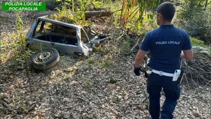 Auto incidentata resta per 24 anni sepolta in un bosco a Pocapaglia 1