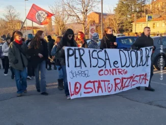 Alba / Sabato 21 i collettivi albesi tornano in corteo per ricordare i due ragazzi morti 1