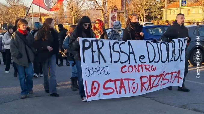 corteo 21 dicembre alba2 Alba / Sabato 21 i collettivi albesi tornano in corteo per ricordare i due ragazzi morti 1
