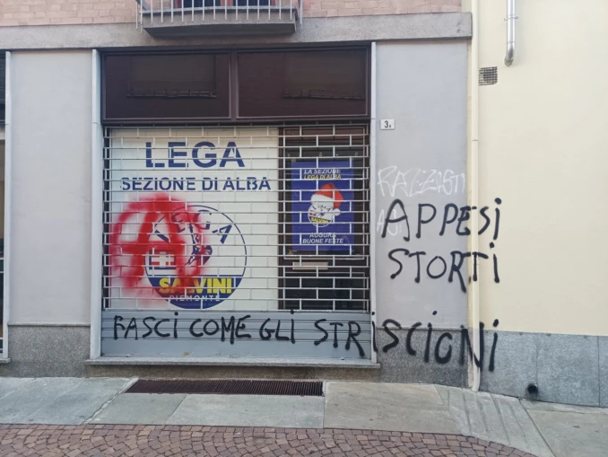 Imbrattata anche la sede della Lega di Alba