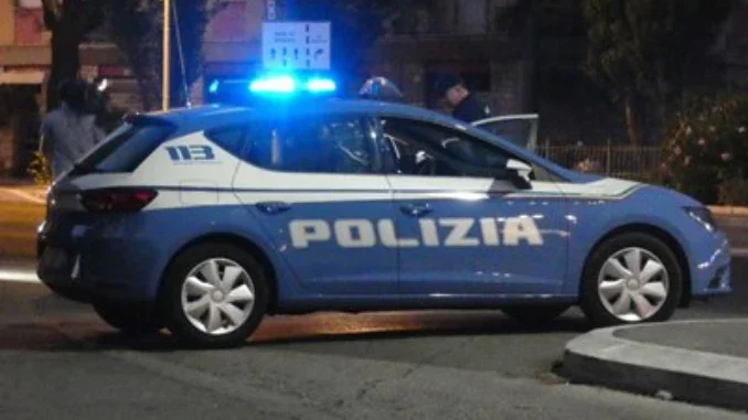 Danneggia le auto in sosta con una mazza, arrestato ad Asti 1