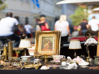Oggi a Cherasco, il mercato dell’antiquariato e del collezionismo