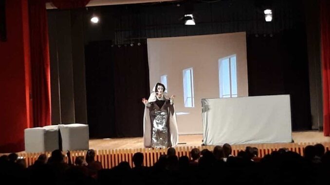 Che “genere” di storia è? Al Teatro Sociale di Alba, uno spettacolo che affronta temi di stereotipi di genere