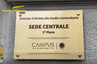 Sventata a Torino una truffa da oltre mezzo milione per ottenere borse di studio, coinvolti 80 studenti stranieri (foto e video) 1