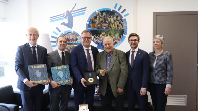 Il Tartufo dell'anno consegnato a Manfredi, presidente della Federvolley
