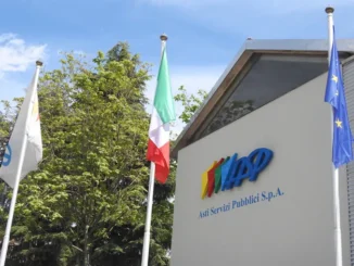 Foto dei bus Asp Asti usate per proposte commerciali: l'azienda segnala pubblicazioni non autorizzate su Facebook
