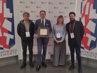 L’associazione culturale braidese Dreaming in art consegna la tessera onoraria al presidente della Regione Alberto Cirio