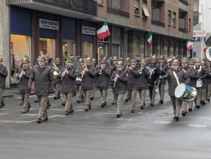 A Cuneo sfilano gli Alpini in ricordo della divisione Cuneense