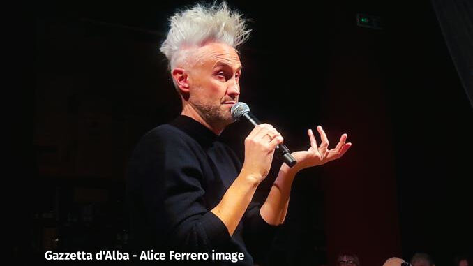 Vincenzo Schettini con la sua coinvolgente lectio magistrale “La fisica e la vita,” affascina il pubblico in Fondazione Mirafiore