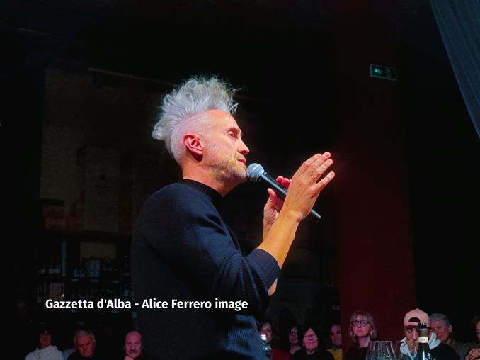 Vincenzo Schettini con la sua coinvolgente lectio magistrale “La fisica e la vita,” affascina il pubblico in Fondazione Mirafiore 1
