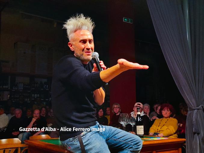 Vincenzo Schettini con la sua coinvolgente lectio magistrale “La fisica e la vita,” affascina il pubblico in Fondazione Mirafiore 5