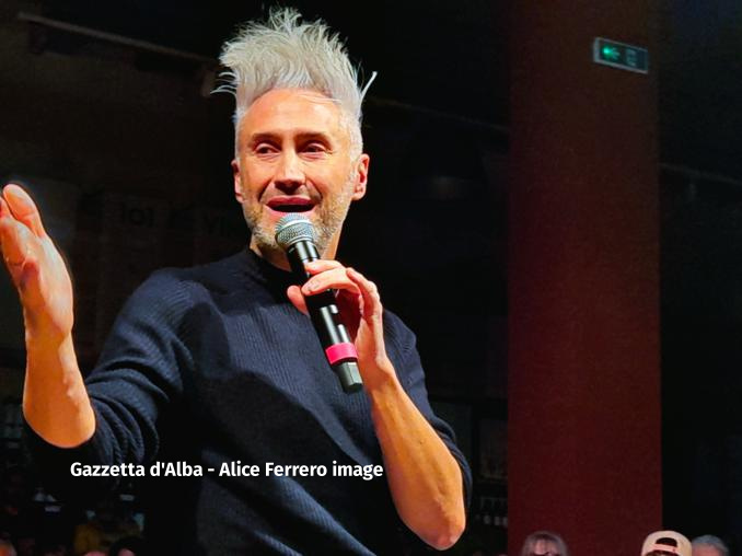 Vincenzo Schettini con la sua coinvolgente lectio magistrale “La fisica e la vita,” affascina il pubblico in Fondazione Mirafiore 6