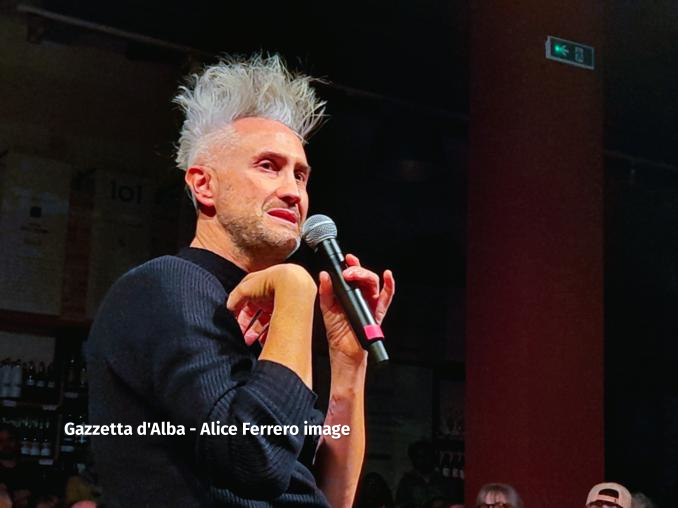 Vincenzo Schettini con la sua coinvolgente lectio magistrale “La fisica e la vita,” affascina il pubblico in Fondazione Mirafiore 7