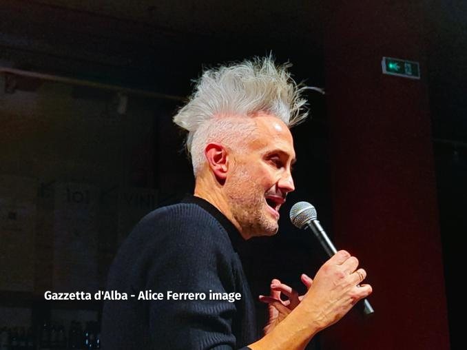 Vincenzo Schettini con la sua coinvolgente lectio magistrale “La fisica e la vita,” affascina il pubblico in Fondazione Mirafiore 8