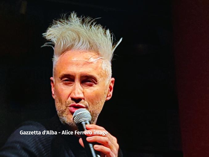 Vincenzo Schettini con la sua coinvolgente lectio magistrale “La fisica e la vita,” affascina il pubblico in Fondazione Mirafiore 10