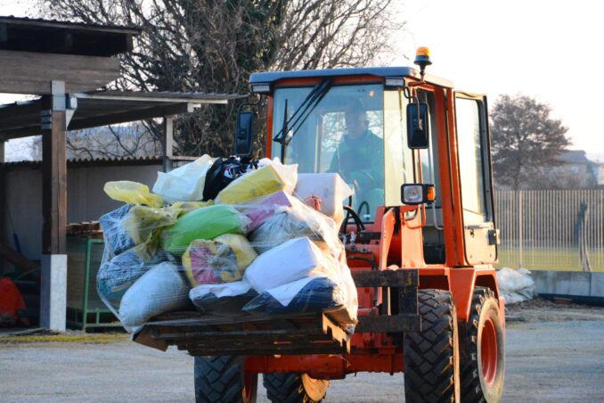 Da Alba a Kalongo: è partito il trattore sostenuto dalla solidarietà cittadina