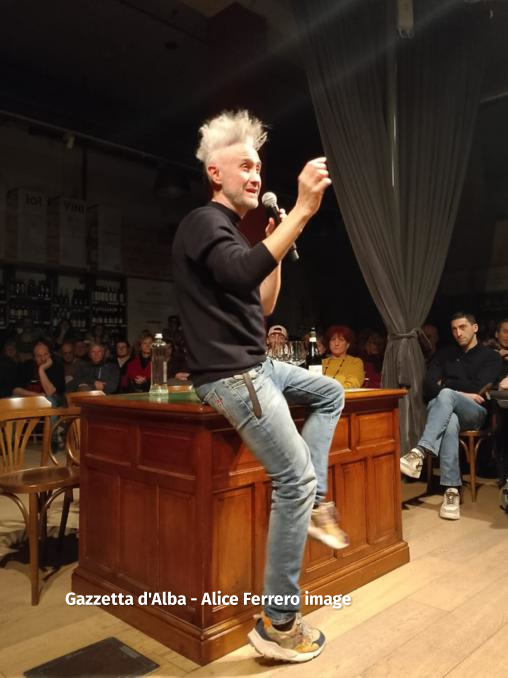 Vincenzo Schettini con la sua coinvolgente lectio magistrale “La fisica e la vita,” affascina il pubblico in Fondazione Mirafiore 22