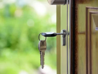 Case sempre più care, all'operaio servono 11,6 anni di stipendio per l'acquisto