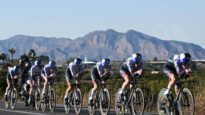 Successo colombiano alla Vuelta Valenciana, Sobrero nelle retrovie