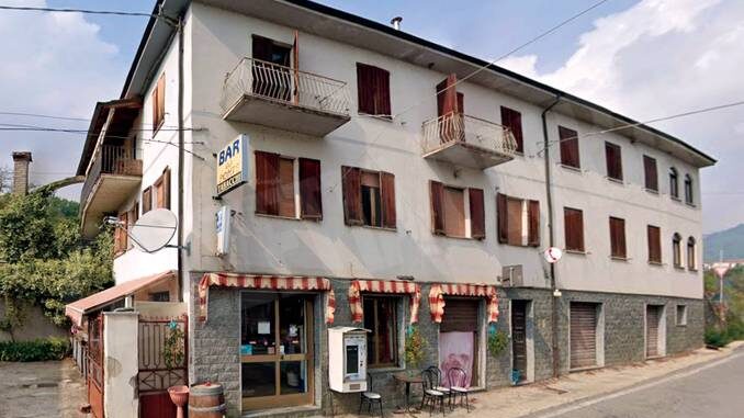 Ultimi giorni di caffè al bar di Ponte Levice