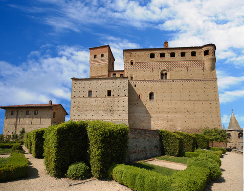 Dal 15 marzo riapre il castello di Serralunga d'Alba
