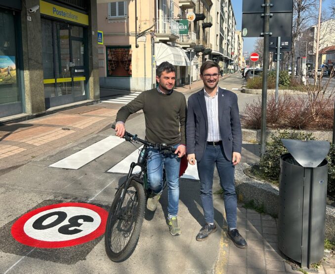 Alba, corso Langhe: riadattati i controviali a misura di ciclisti 1