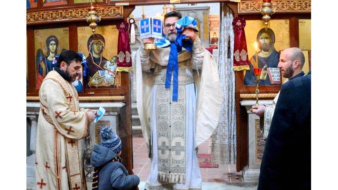 Neive natale ortodosso 1 La comunità macedone commemora a Neive le vittime dell'incendio nella discoteca di Kocani