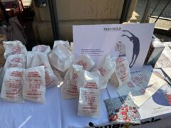 Mai più sole distribuisce il pane nella Giornata della donna 7