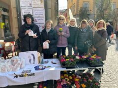 Mai più sole distribuisce il pane nella Giornata della donna 3