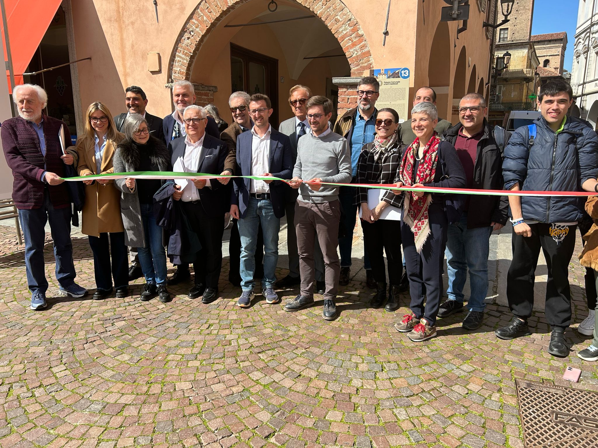 Alba / Inaugurata la nuova segnaletica turistica interattiva 1