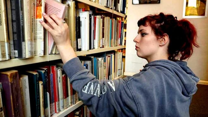 La biblioteca Ferrero ha chiuso il 2024 con ottimi dati e ora amplia l'orario