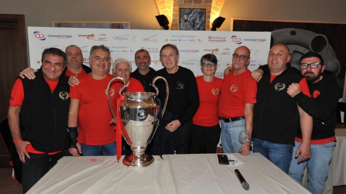 Il Milan club Alba rossonera ha accolto Franco Baresi e il trofeo della Champions 2