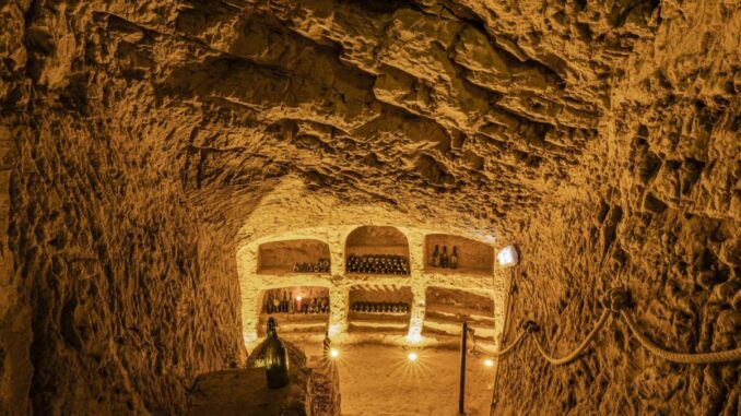 Il Monferrato degli Infernot: tour guidati nelle antiche cantine sotterranee scavate nella Pietra da Cantoni, patrimonio Unesco