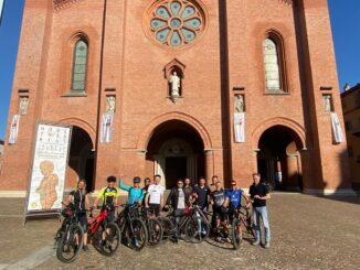Giancarlo Fisichella biker tra le colline 1