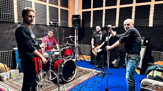 Corneliano / Al Cinema vekkio, si suona il punk di provincia