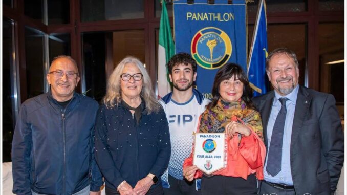 Riconoscimento del Panathlon club Alba ad Alessandro Barbero, campione di powerlifting