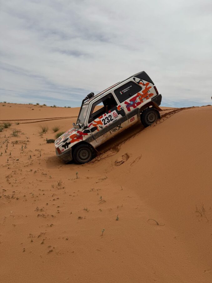 Tra le dune del Marocco svettano le Fiat Panda cuneesi