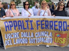 Le lavoratrici Proteco in piazza a Vinum: «Salario, diritti, dignità» 1