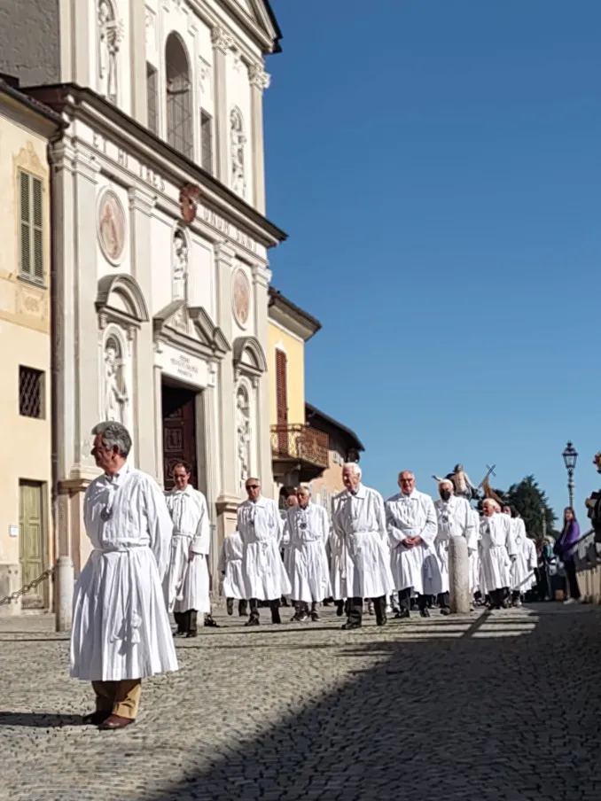 Bra / Fiera di Pasquetta con bovini, contadini e artigiani in piazza Giolitti 1