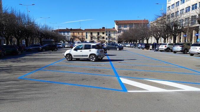 Bra parcheggi blu